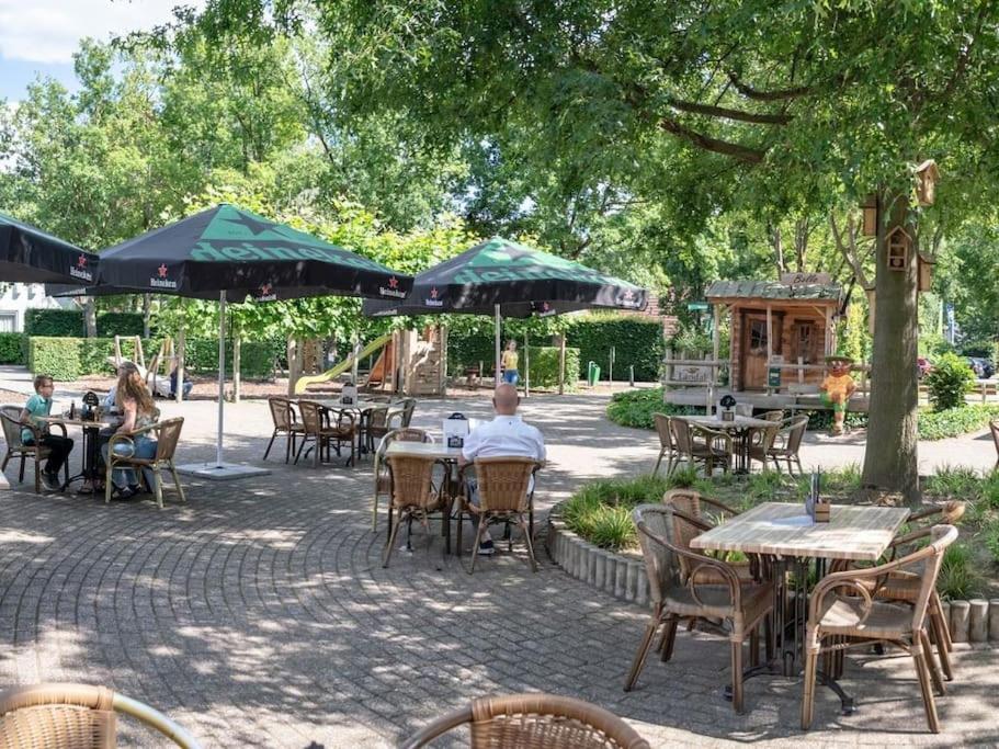 Vrijstaande Recreatievilla Met Ruime Omheinde Tuin Posterholt Eksteriør bilde