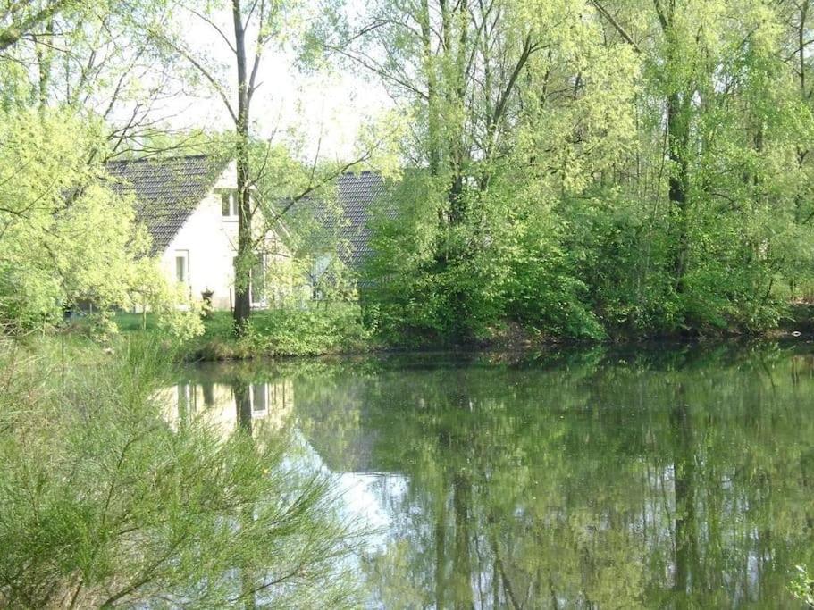Vrijstaande Recreatievilla Met Ruime Omheinde Tuin Posterholt Eksteriør bilde